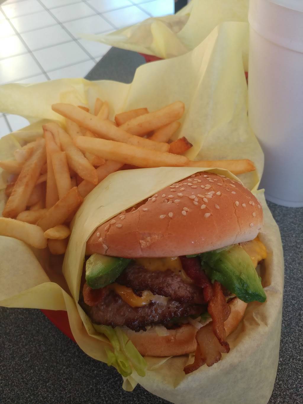 Tip Top Hamburgers | restaurant | 8612 Woodman Ave, Arleta, CA 91331, USA | 8188943835 OR +1 818-894-3835