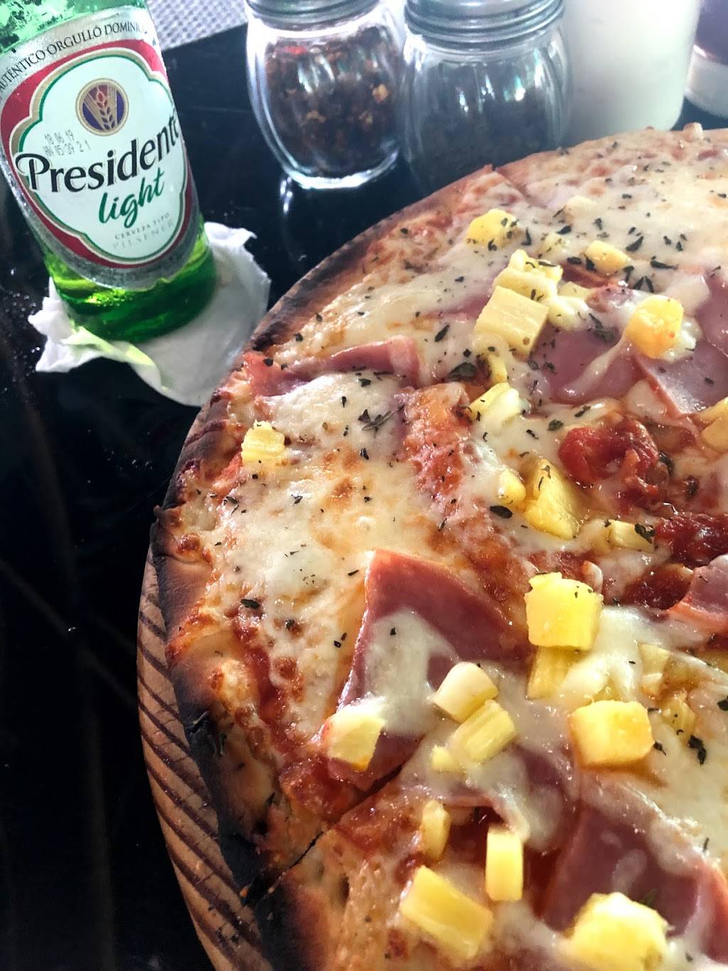 Papageorgiopizza | restaurant | 317 Rue Papineau, Montebello, QC J0V 1L0, Canada | 8194279999 OR +1 819-427-9999