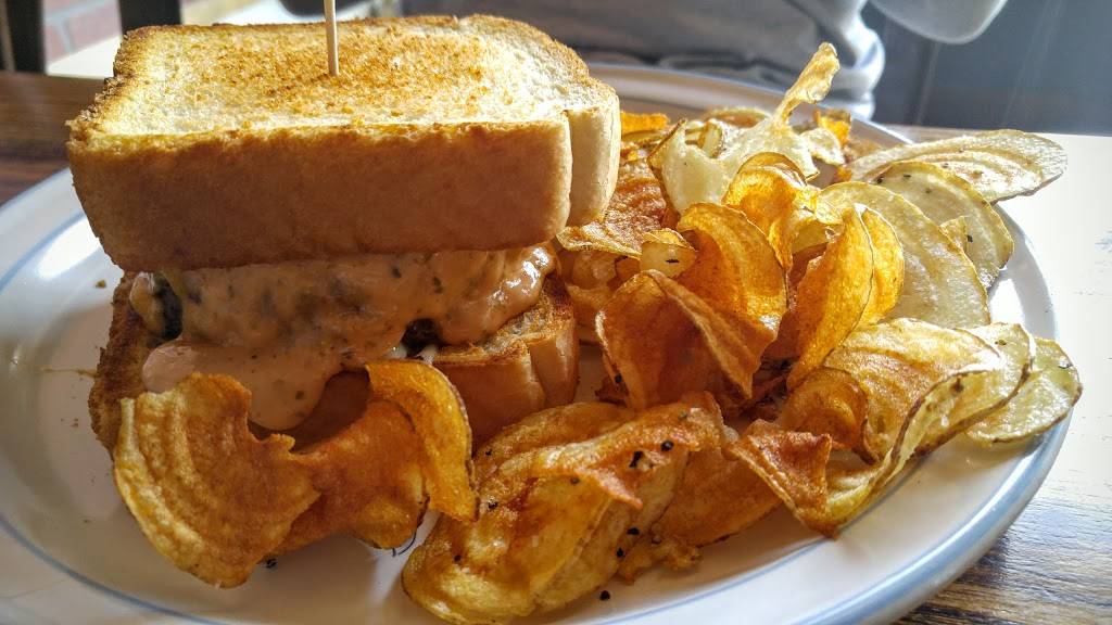 FoxGardin Kitchen & Ale | restaurant | 215 S Main St, Fortville, IN 46040, USA | 3174854085 OR +1 317-485-4085