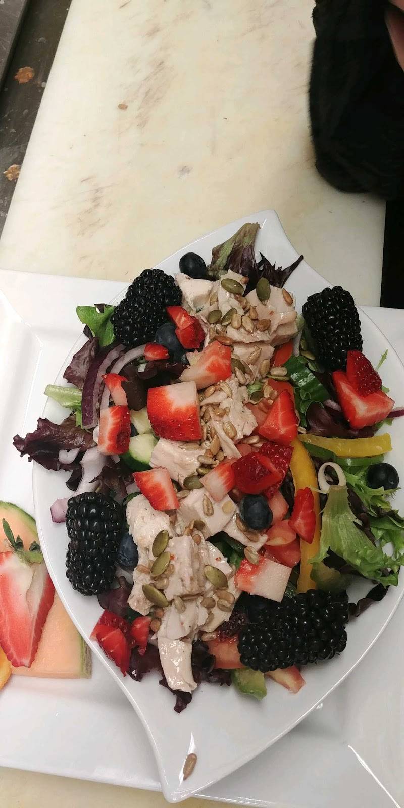 Kaleys Restaurant | restaurant | 33 Robinson St, Simcoe, ON N3Y 1W3, Canada | 2264403444 OR +1 226-440-3444