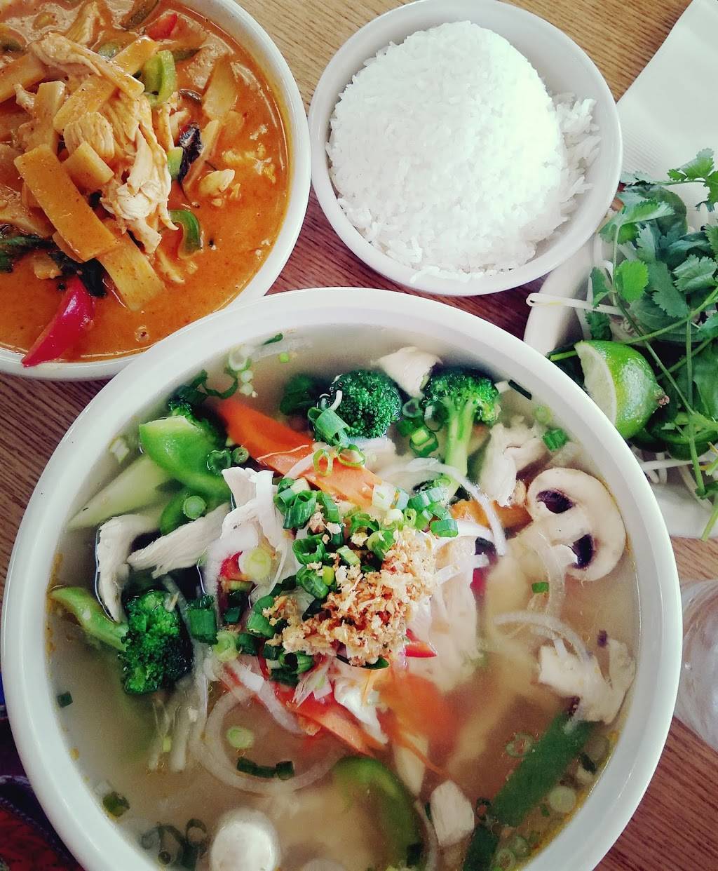 Thai Hut | restaurant | 1165 Hartnell Ave, Redding, CA 96002, USA | 5302228405 OR +1 530-222-8405