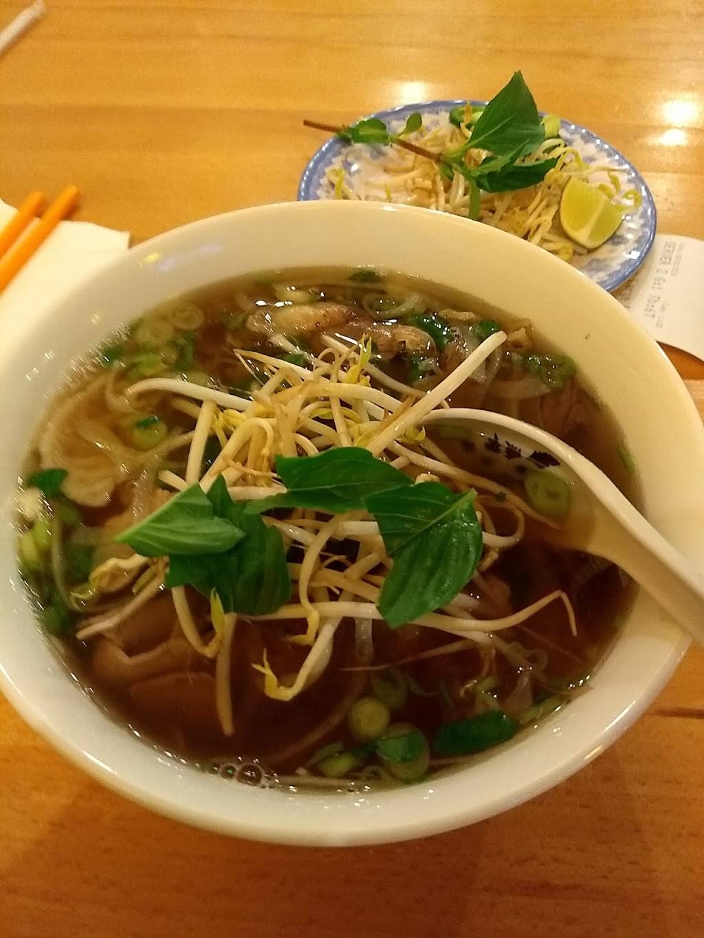 Pho Hot | restaurant | 7442 Little River Turnpike, Annandale, VA 22003, USA | 7033335955 OR +1 703-333-5955