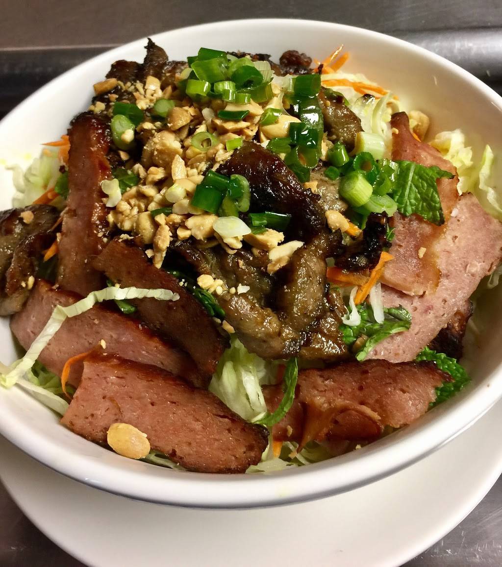 Bamboo Bistro | restaurant | 1 Cumberland St, Westbrook, ME 04092, USA | 2075915444 OR +1 207-591-5444