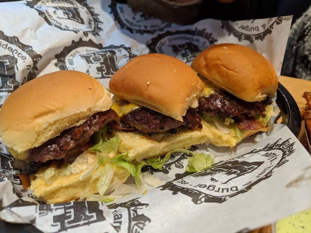 Harrys Bar & Burger Lincoln | restaurant | 200 Front St, Lincoln, RI 02865, USA | 4014754017 OR +1 401-475-4017