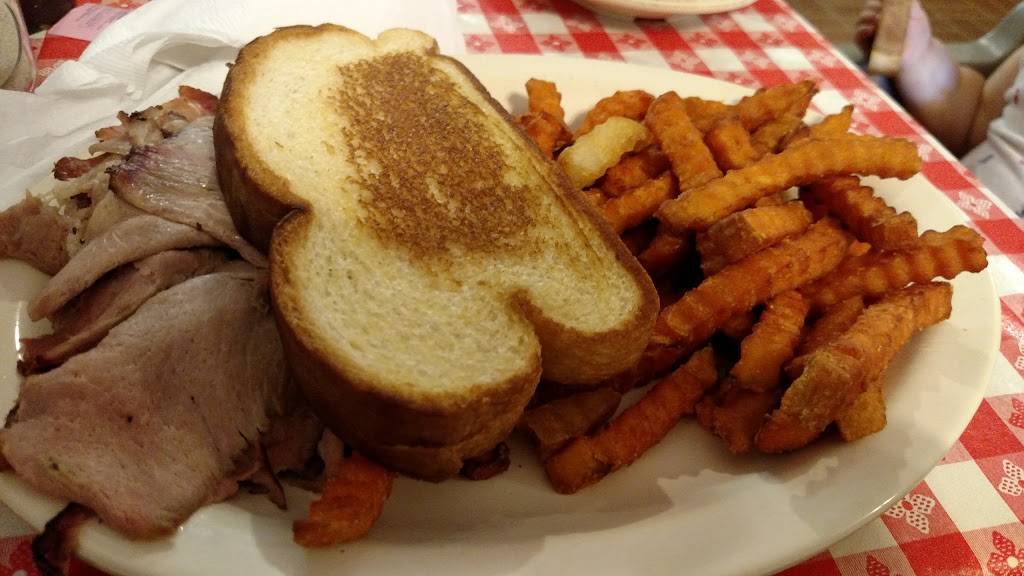 Kens Bar-B-Que | restaurant | 1542 Ohio Ave S, Live Oak, FL 32064, USA | 3863624054 OR +1 386-362-4054