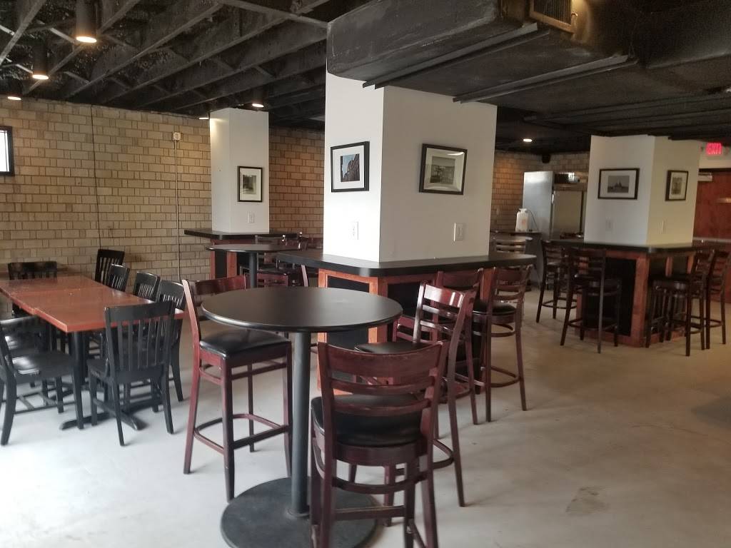 Hoots Smokehouse | restaurant | 7648 Canal St suite b, Houston, TX 77012, USA | 8324910556 OR +1 832-491-0556