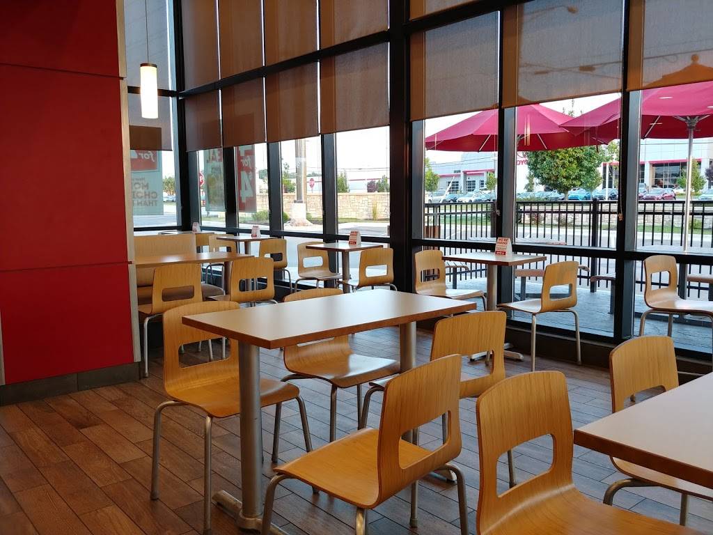 Wendys | restaurant | 8660 Beechmont Ave, Cincinnati, OH 45255, USA | 5133880033 OR +1 513-388-0033