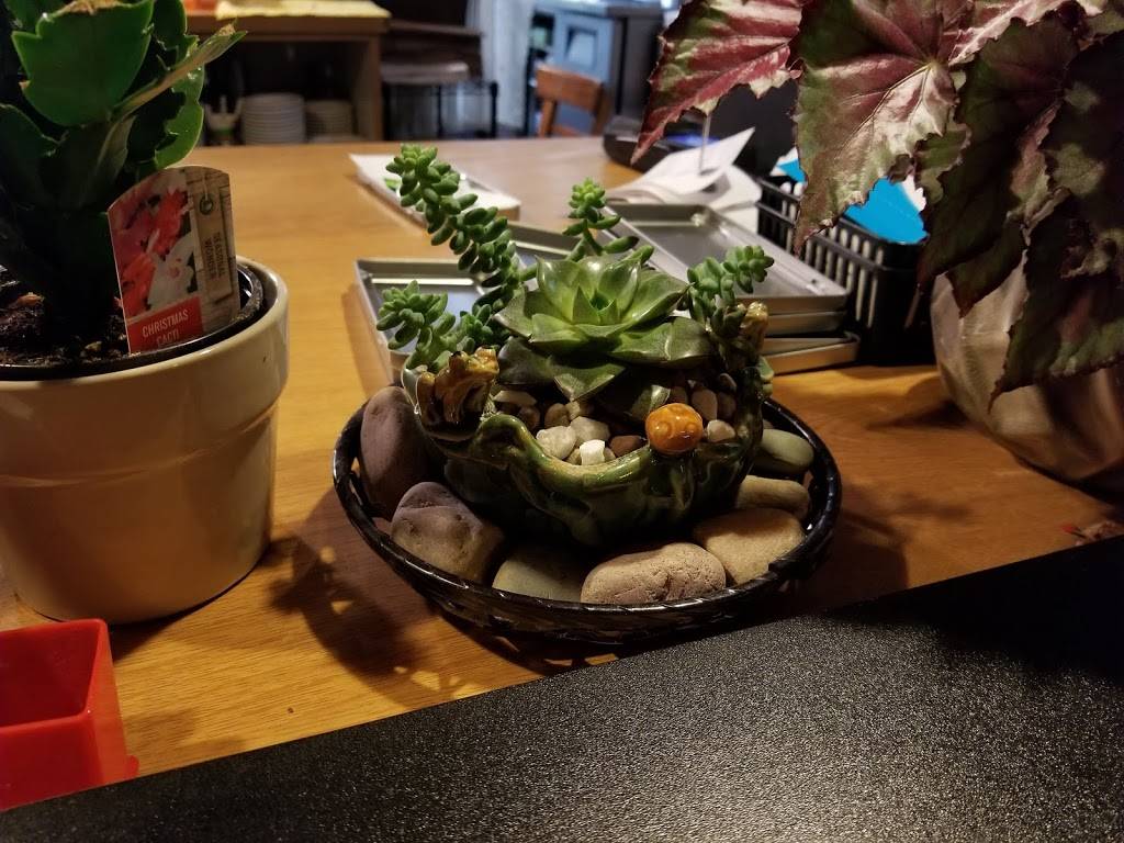 Thai Pod | restaurant | 2015 NE Broadway St, Portland, OR 97212, USA | 5034931122 OR +1 503-493-1122