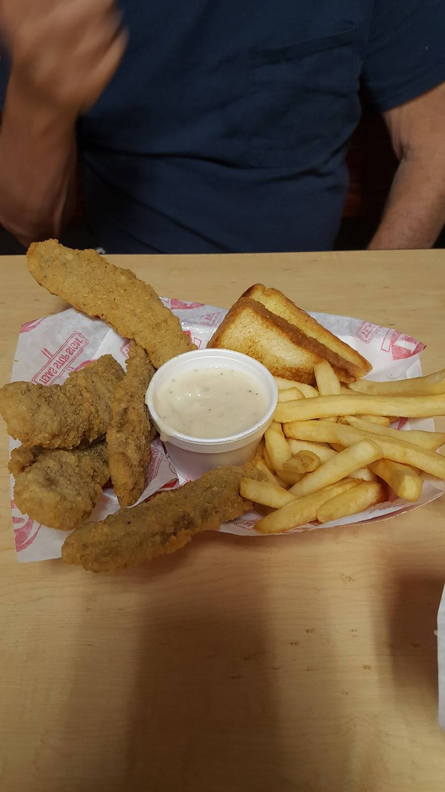 Dairy Queen | restaurant | 1009 S Magnolia St, Woodville, TX 75979, USA | 4092832509 OR +1 409-283-2509