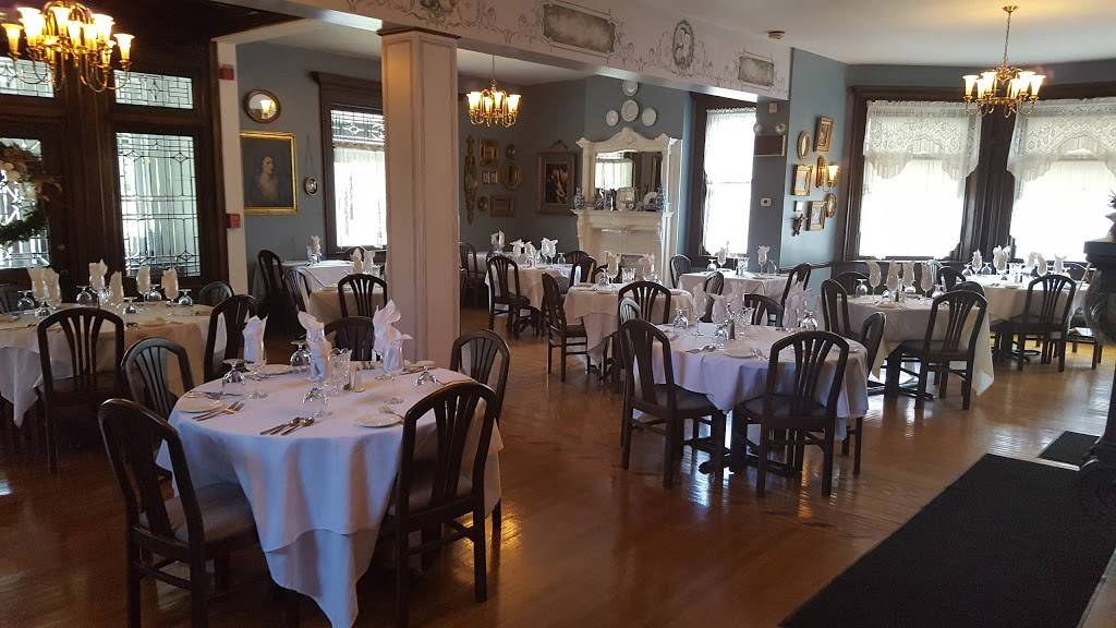 Twelve Oaks Restaurant & Tavern | restaurant | 815 Water St, Brownsville, PA 15417, USA | 7247853200 OR +1 724-785-3200