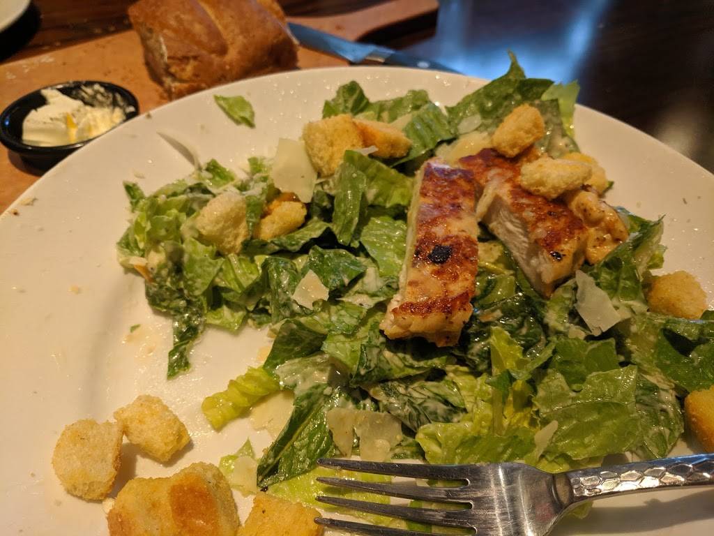 LongHorn Steakhouse | meal takeaway | 12400 NW 10th St, Yukon, OK 73099, USA | 4053242458 OR +1 405-324-2458