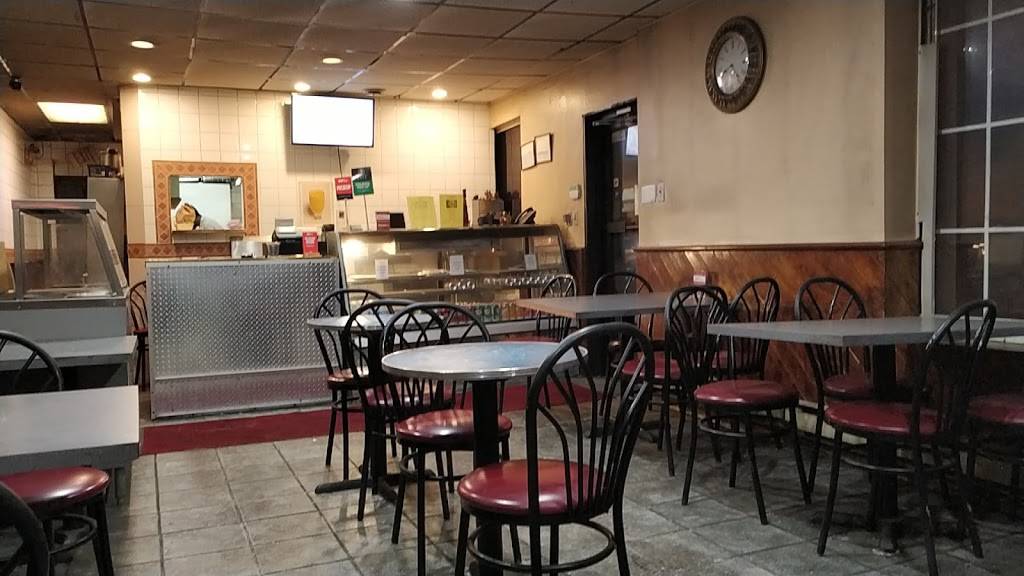 Roti Time | restaurant | 2542 St Clair Ave W, York, ON M6N 1L7, Canada | 4169018311 OR +1 416-901-8311