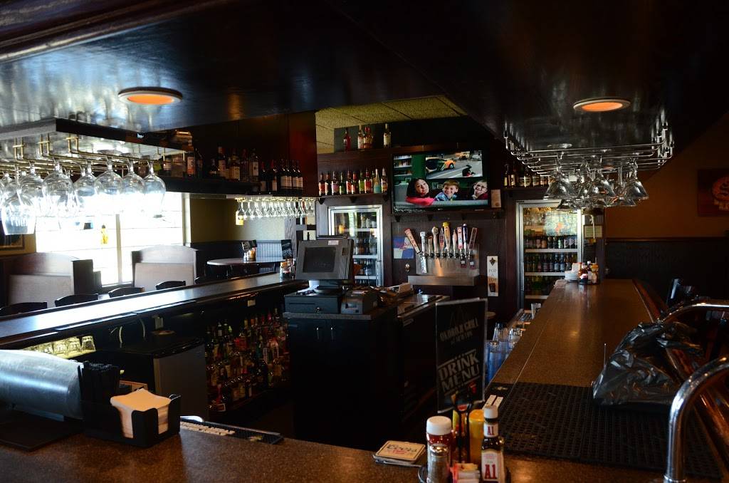 Okoboji Grill | restaurant | 1425 W 19th St S, Newton, IA 50208, USA | 6417921023 OR +1 641-792-1023