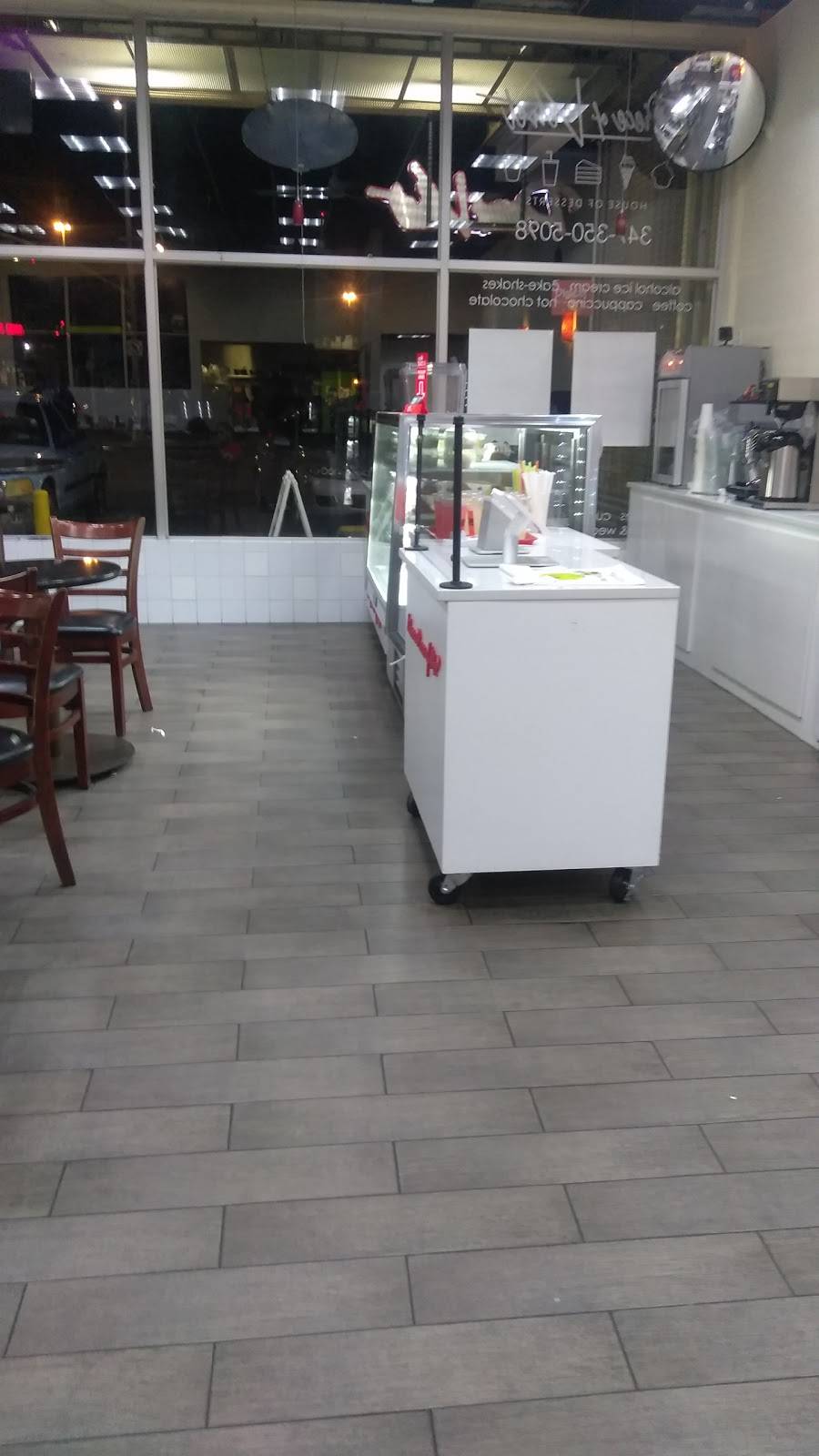 Burger Urway Express | restaurant | 1846 E New York Ave, Brooklyn, NY 11207, USA | 3476632315 OR +1 347-663-2315