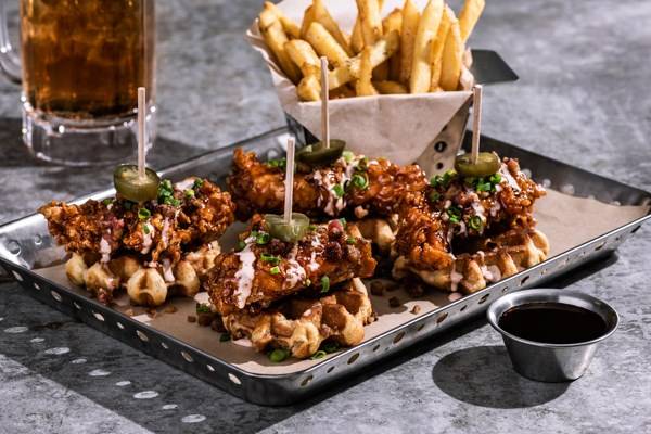 Chilis Grill & Bar | restaurant | 849 E Commerce St #109, San Antonio, TX 78205, USA | 2102128152 OR +1 210-212-8152