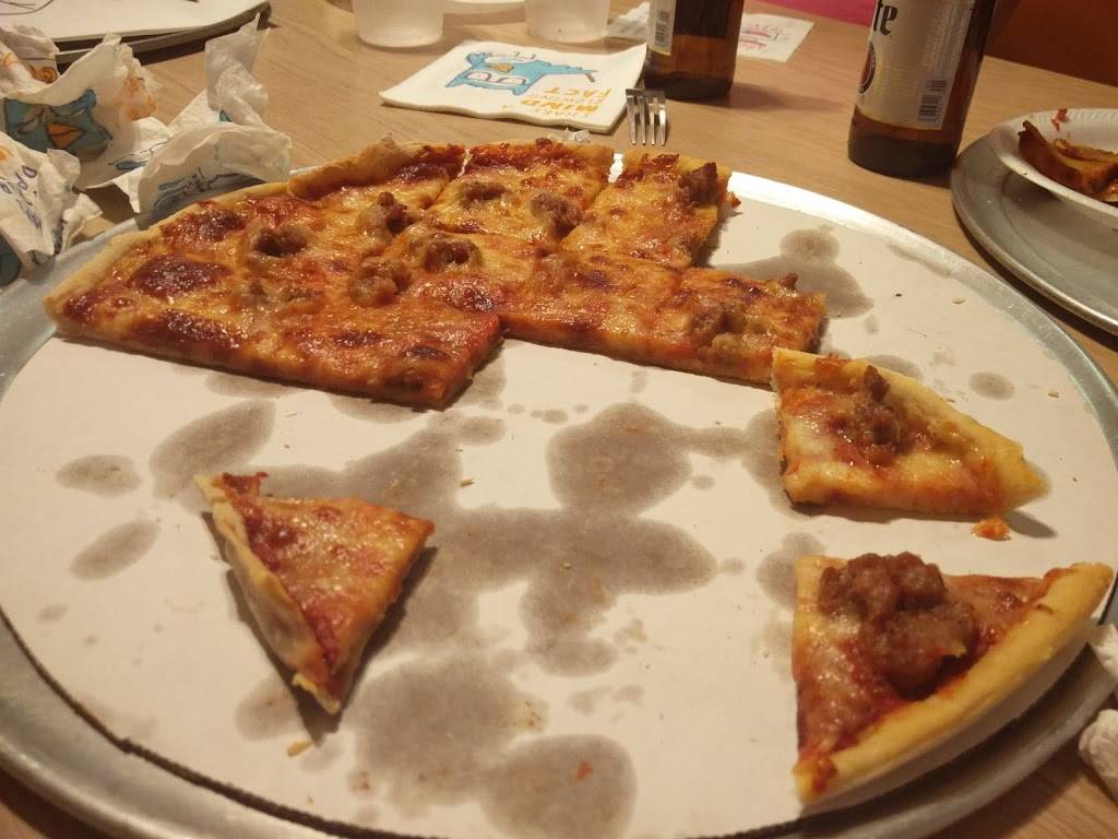 Uncle Lars Pizza | restaurant | 108 W Main St, Plano, IL 60545, USA | 6305523535 OR +1 630-552-3535