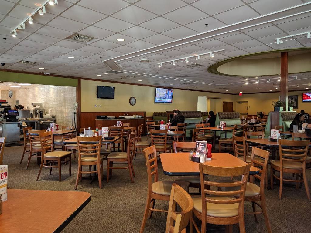 Lubys | restaurant | 922 Lake Front Cir, The Woodlands, TX 77380, USA | 2813677892 OR +1 281-367-7892