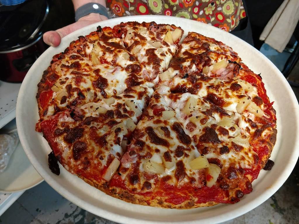 Caras Cafe and Pizzeria | cafe | 114 W Main St, Arlington, KS 67514, USA | 6205383290 OR +1 620-538-3290