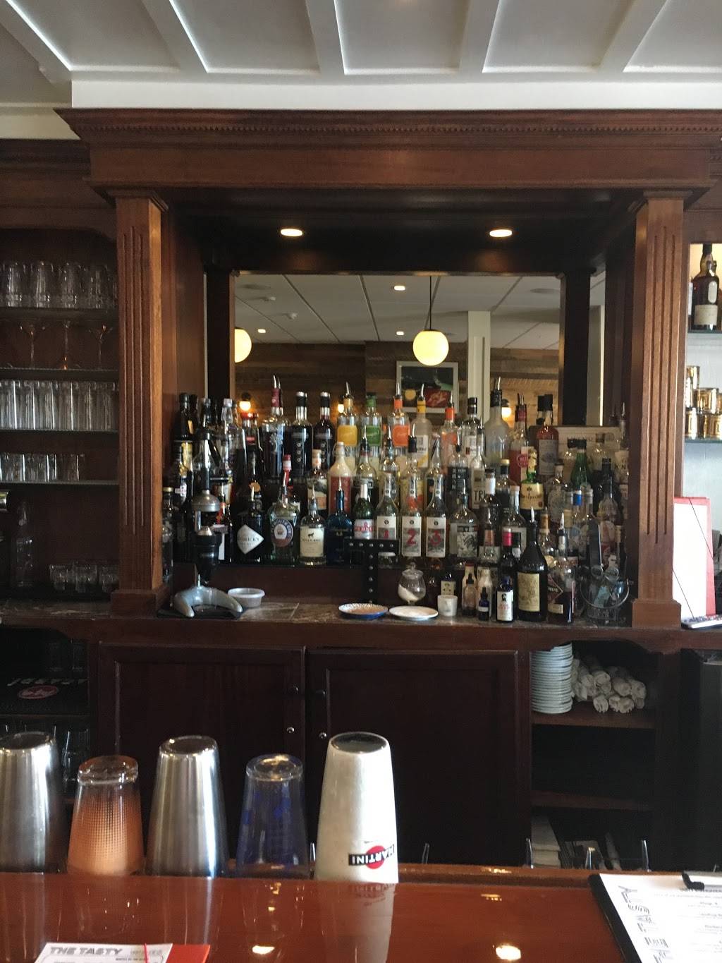 The Tasty | restaurant | 42 Court St, Plymouth, MA 02360, USA | 5085917302 OR +1 508-591-7302