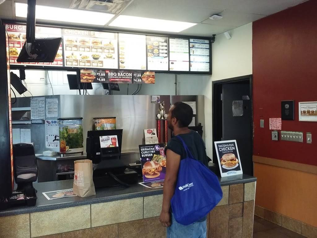 Jack in the Box | restaurant | 718 S Zarzamora St, San Antonio, TX 78207, USA | 2104322568 OR +1 210-432-2568