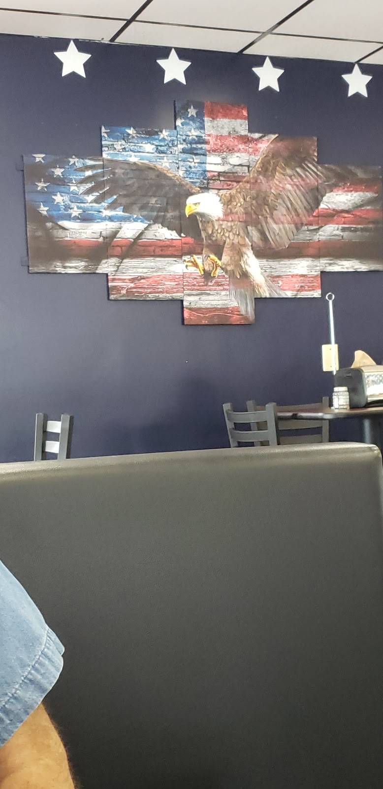 Camo Kitchen | restaurant | 1001 W Main St, Greeneville, TN 37743, USA | 4238239540 OR +1 423-823-9540