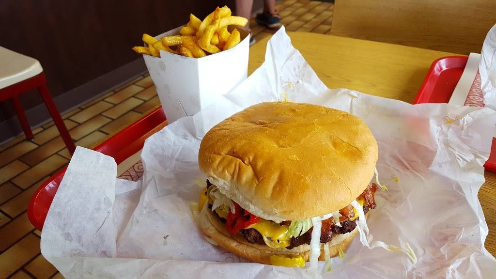 Chatham Burgers | restaurant | 215 Grand Ave W, Chatham, ON N7L 1C3, Canada | 5193541414 OR +1 519-354-1414