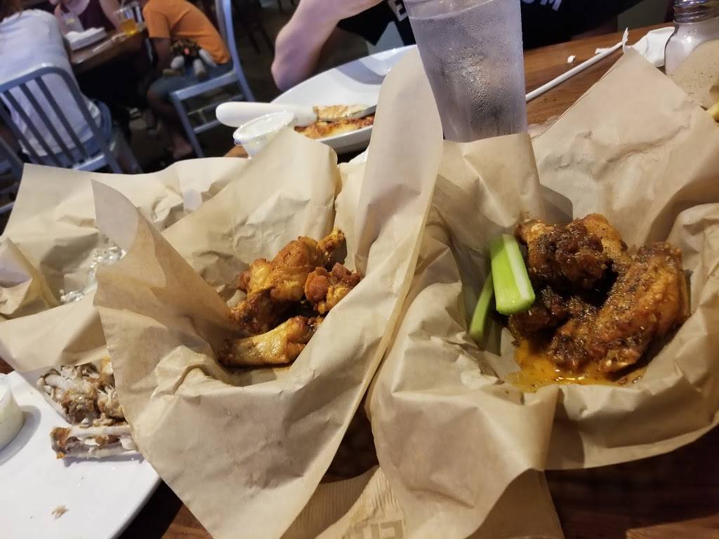 Buffalo Wing Factory | restaurant | 13067 Lee Jackson Memorial Hwy, Fairfax, VA 22033, USA | 7032630202 OR +1 703-263-0202