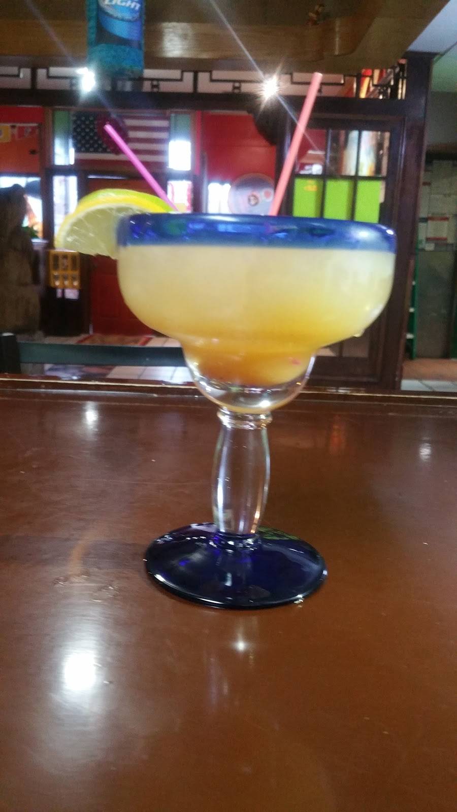 Mi Casita | restaurant | 101 E Walnut St, Gillespie, IL 62033, USA | 2178393600 OR +1 217-839-3600