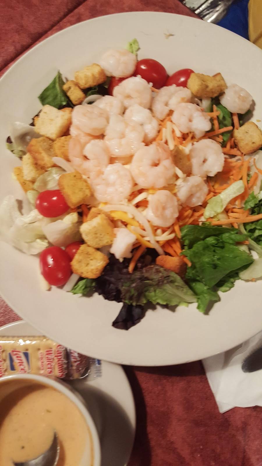 Sanitary Fish Market and Restaurant | restaurant | 501 Evans St, Morehead City, NC 28557, USA | 2522473111 OR +1 252-247-3111