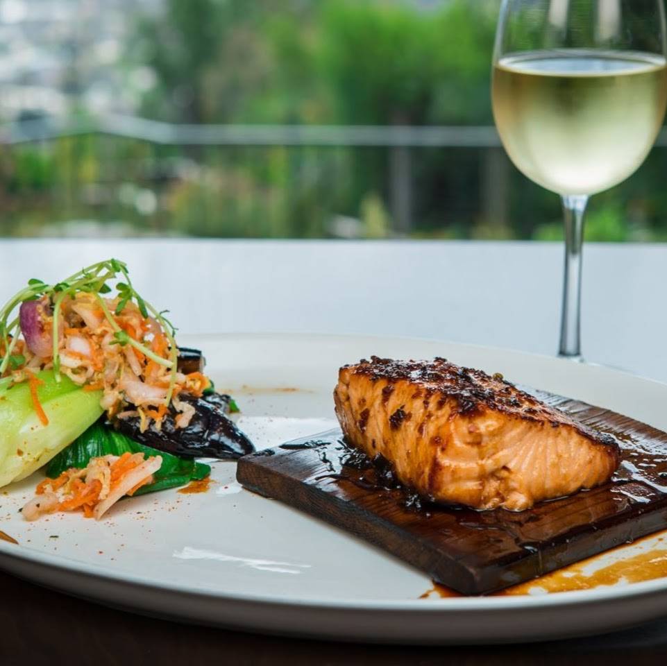 Odyssey Restaurant | restaurant | 15600 Odyssey Dr, Granada Hills, CA 91344, USA | 8183666444 OR +1 818-366-6444