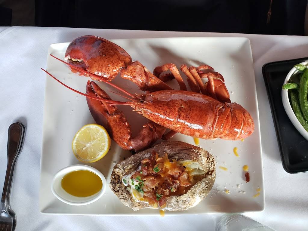Chart House | restaurant | 60 Long Wharf, Boston, MA 02110, USA | 6172271576 OR +1 617-227-1576