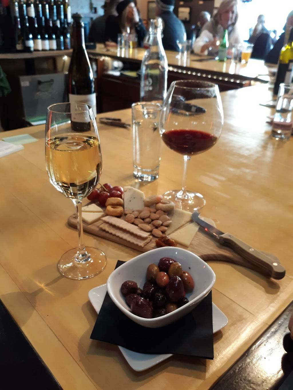 Capitola Wine Bar & Merchants | restaurant | 115 San Jose Ave, Capitola, CA 95010, USA | 8314762282 OR +1 831-476-2282