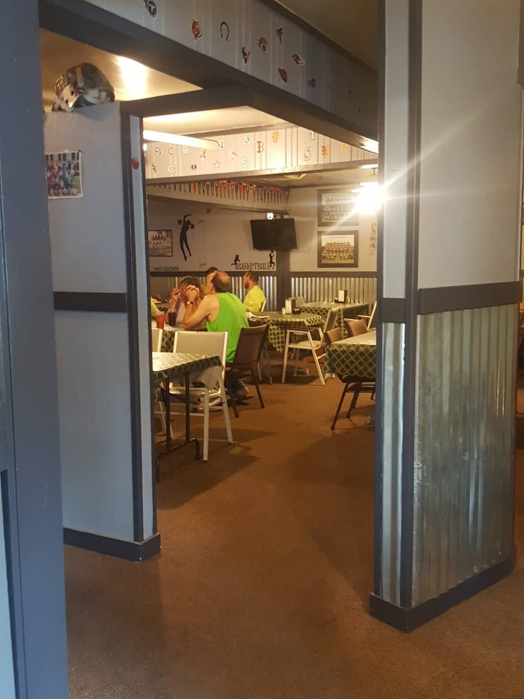 The Grizzlies Den | restaurant | 3125 Triangle Rd, Mariposa, CA 95338, USA | 2097427199 OR +1 209-742-7199