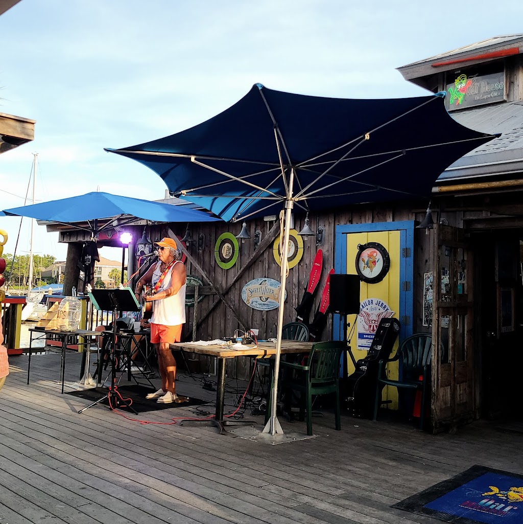 The Oar House | restaurant | 1000 S Pace Blvd, Pensacola, FL 32502, USA | 8505494444 OR +1 850-549-4444