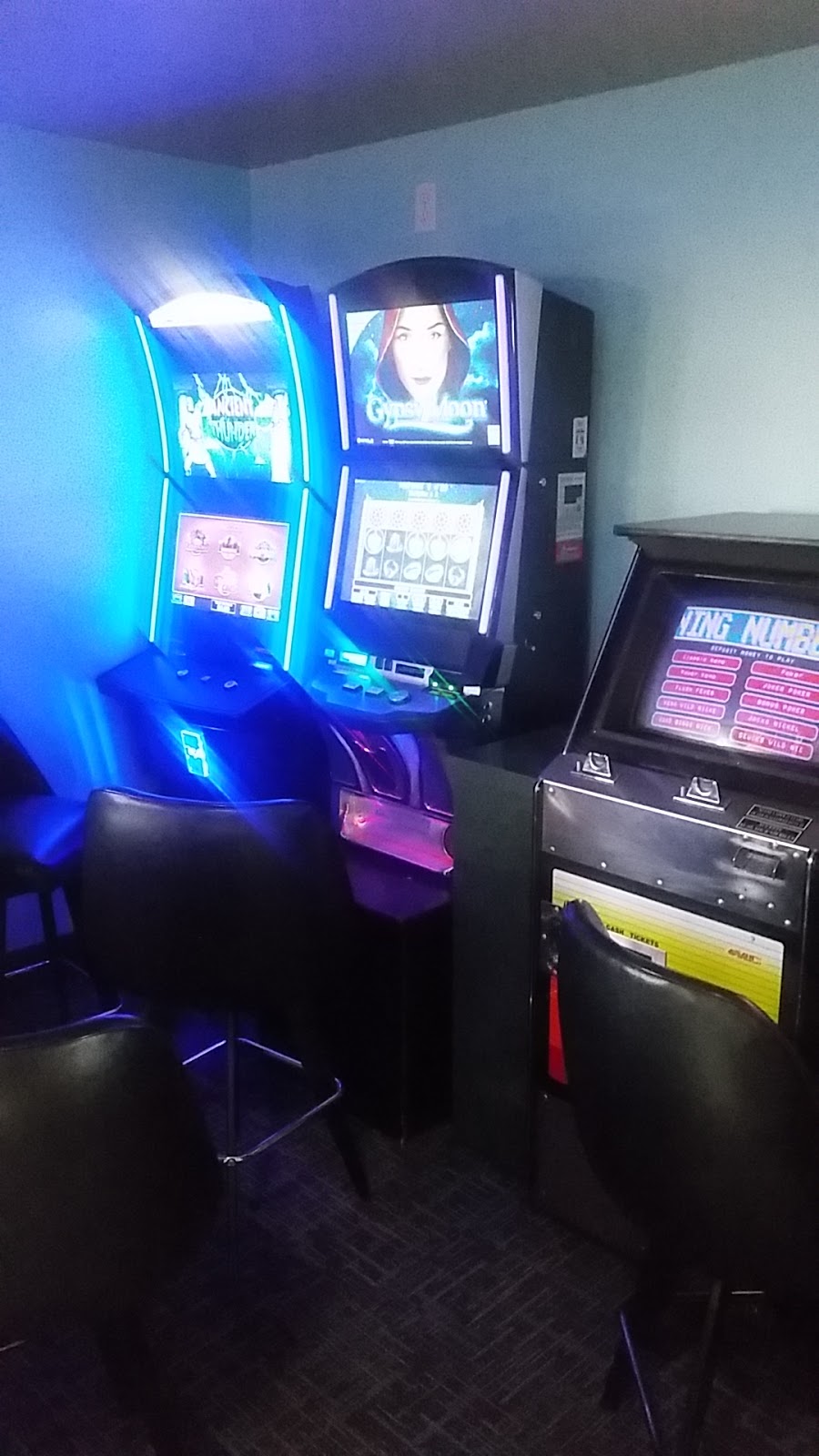 Lakes Bar and Grill | restaurant | 19A Golf Dr, Wentworth, SD 57075, USA | 6054833580 OR +1 605-483-3580