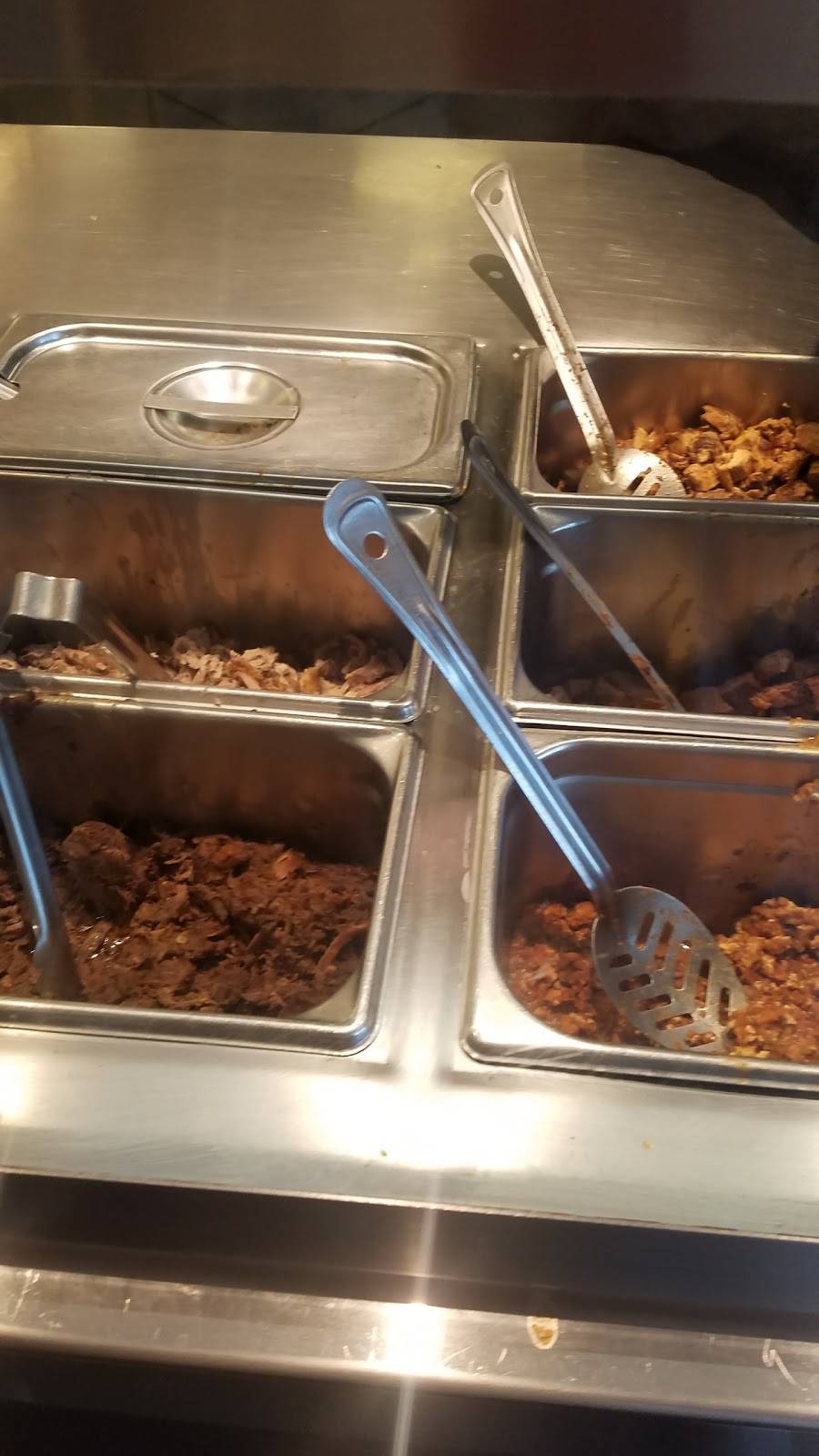 Chipotle Mexican Grill | restaurant | 2609 W Jefferson St, Joliet, IL 60435, USA | 8152800244 OR +1 815-280-0244