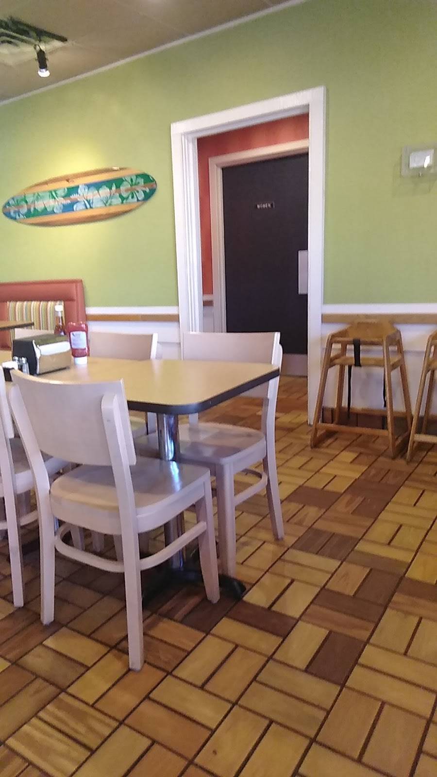 Captain Ds | restaurant | 3623 N Sharon Amity Rd, Charlotte, NC 28205, USA | 7045357310 OR +1 704-535-7310