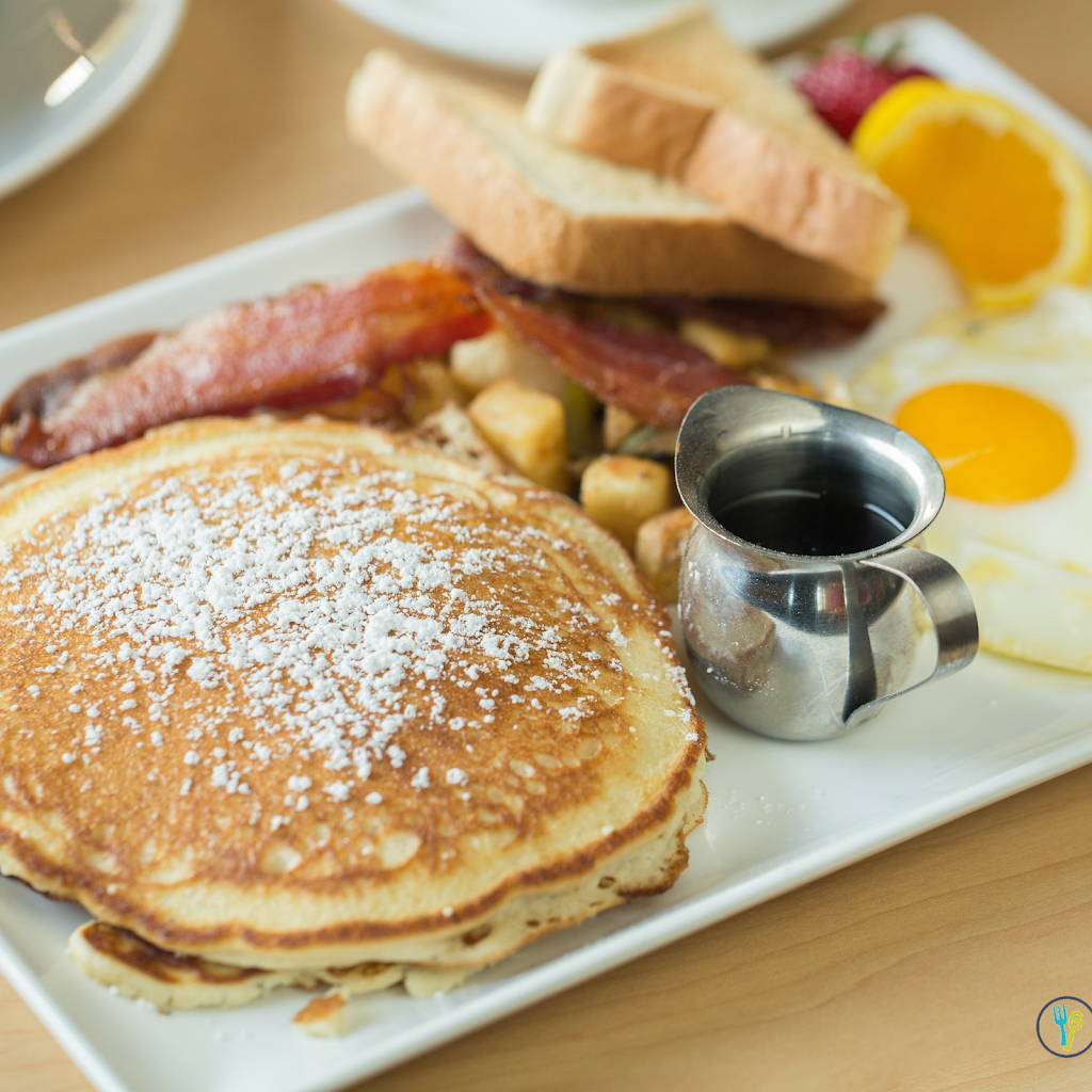 Walnut Grill Robinson | restaurant | 1210 Settlers Ridge Center Dr, McKees Rocks, PA 15136, USA | 4127472100 OR +1 412-747-2100