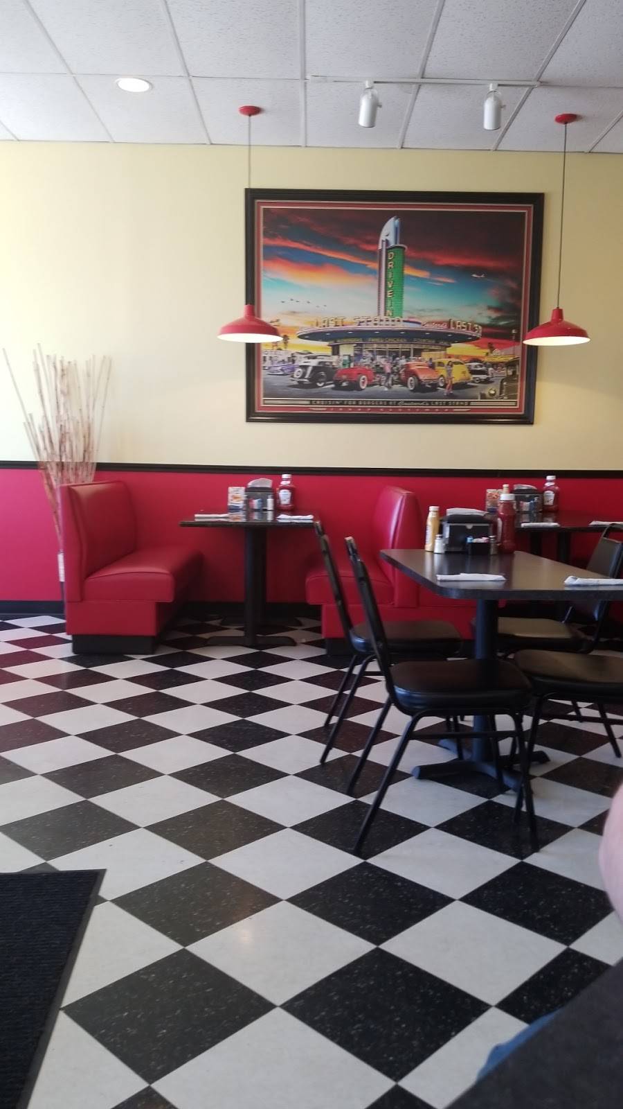 Mickeys Family Grill | restaurant | s75w17351 Janesville Rd, Muskego, WI 53150, USA | 2627104061 OR +1 262-710-4061