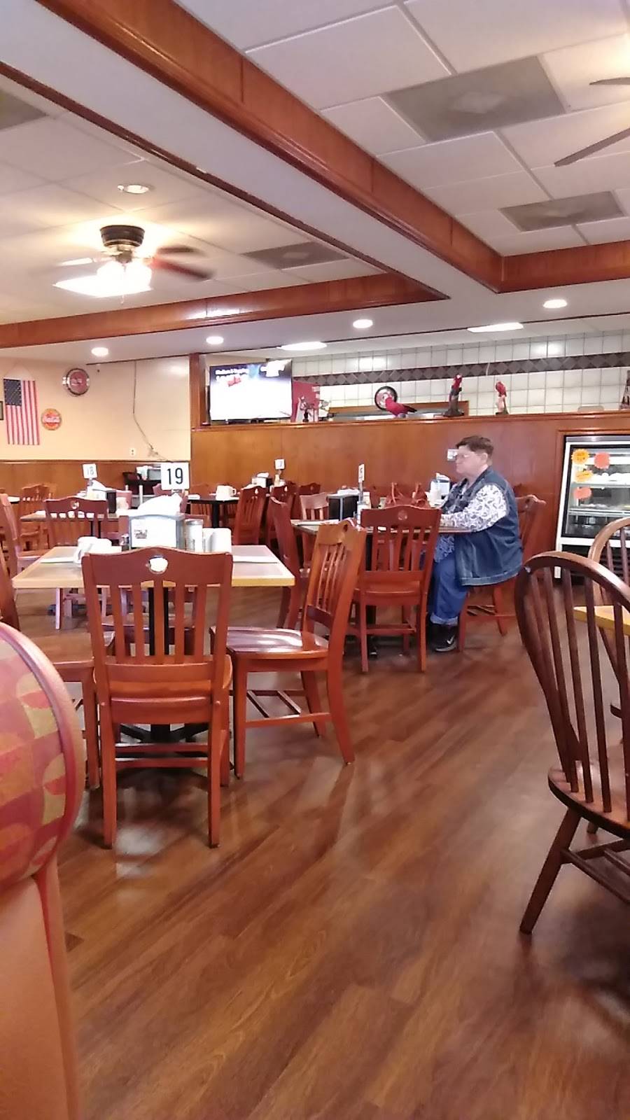 Pollys Restaurant | restaurant | 15 S Stanley Rd, Cottage Hills, IL 62018, USA | 6182518511 OR +1 618-251-8511