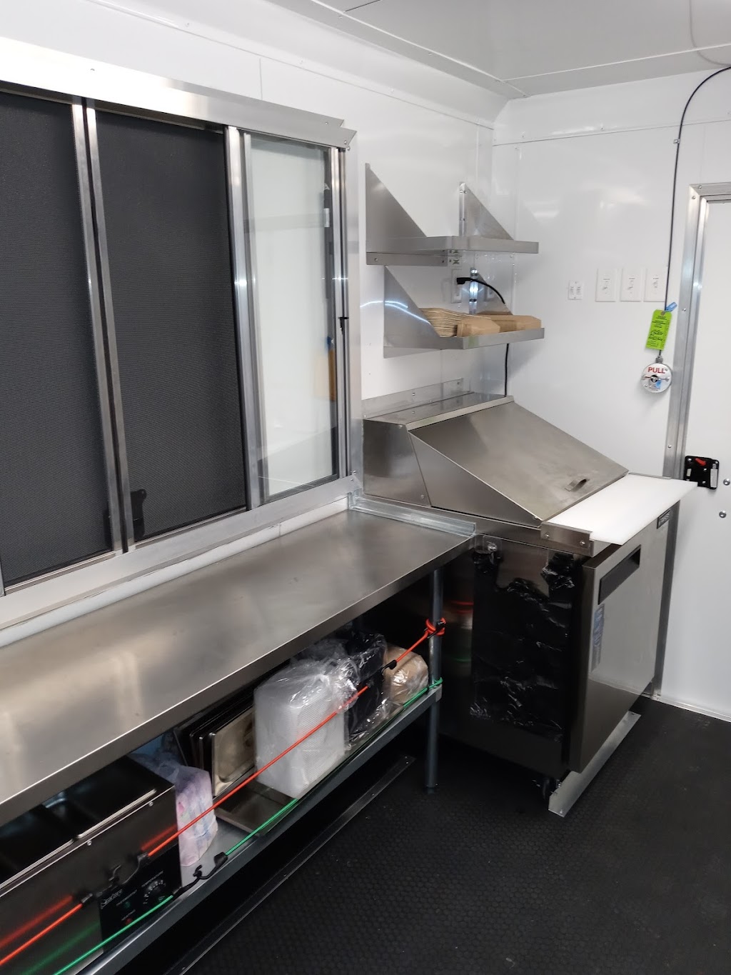 Around The Corner (Food Truck) | restaurant | 2424 Postoffice St, Galveston, TX 77550, USA | 4092415663 OR +1 409-241-5663