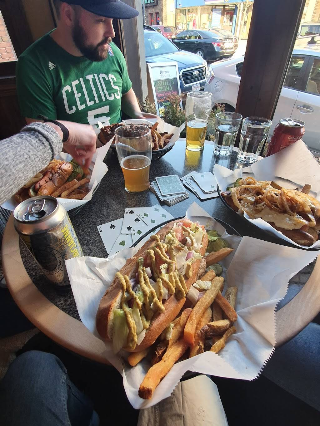 Costellos Tavern | restaurant | 723 Centre St, Jamaica Plain, MA 02130, USA | 6175229263 OR +1 617-522-9263