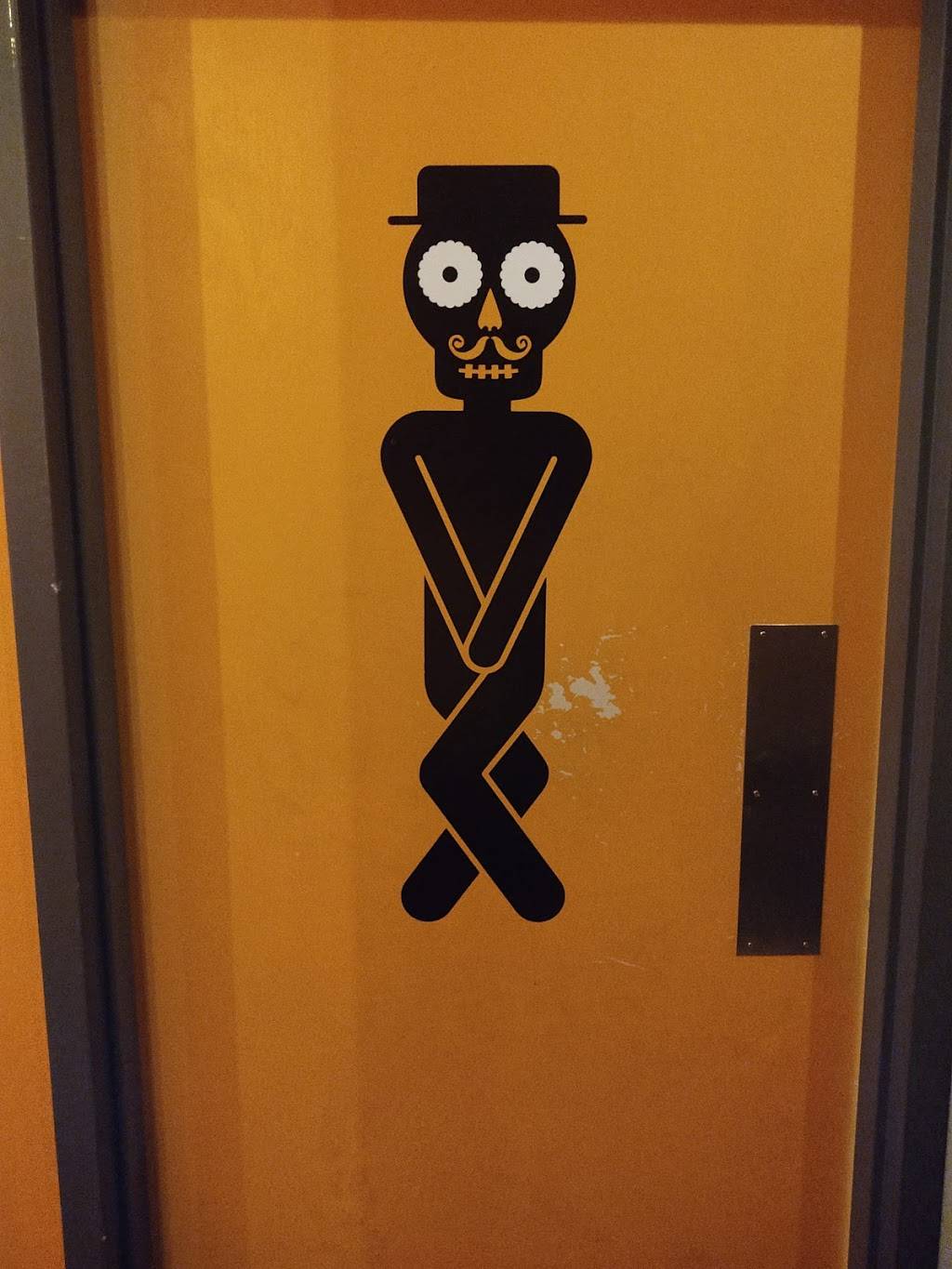 La Doña Cervecería | restaurant | 241 Fremont Ave N, Minneapolis, MN 55405, USA | 6123154613 OR +1 612-315-4613