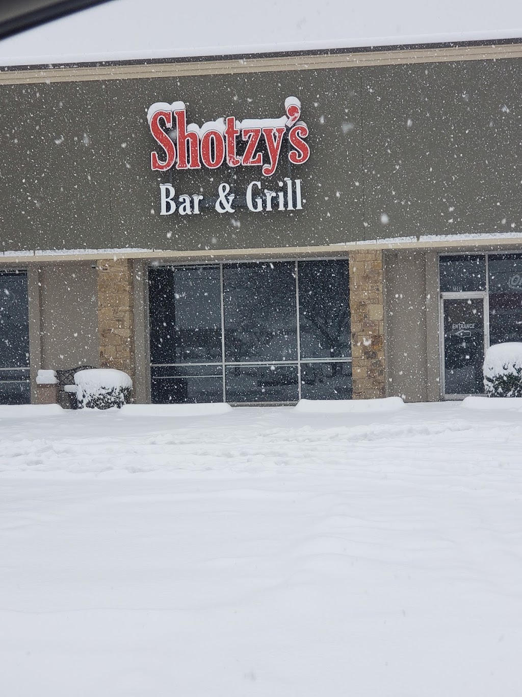 Shotzys Bar & Grill | restaurant | 3300 82nd St c, Lubbock, TX 79423, USA | 8069930043 OR +1 806-993-0043