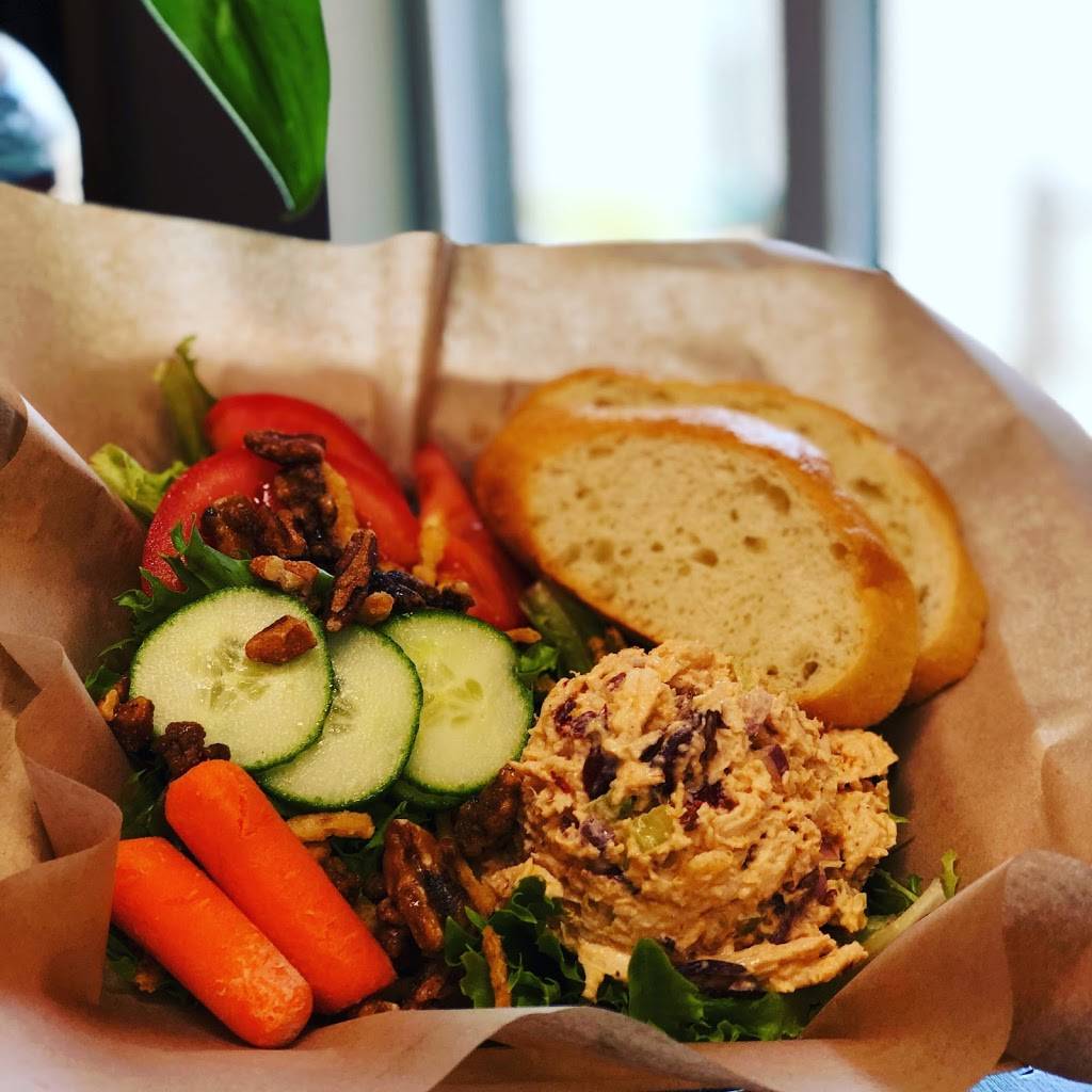 Rolling J’s Mobile Bistro & Sandwich Shop | restaurant | 804 Riverfront Pkwy Suite 126, Chattanooga, TN 37419, USA | 4238001282 OR +1 423-800-1282