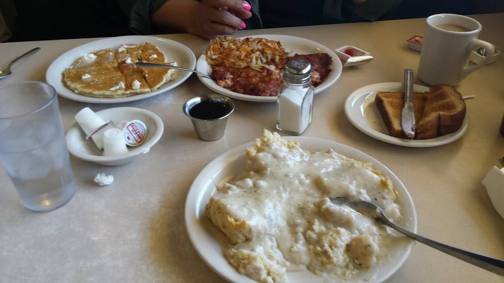 Gebbys Family Restaurant | restaurant | 726 E War Memorial Dr, Peoria Heights, IL 61616, USA | 3096857811 OR +1 309-685-7811