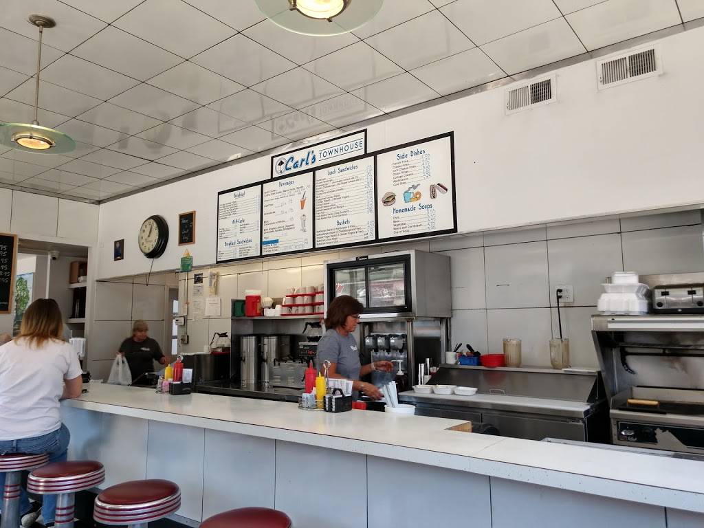 Carls Townhouse | restaurant | 95 W 2nd St, Chillicothe, OH 45601, USA | 7407731660 OR +1 740-773-1660