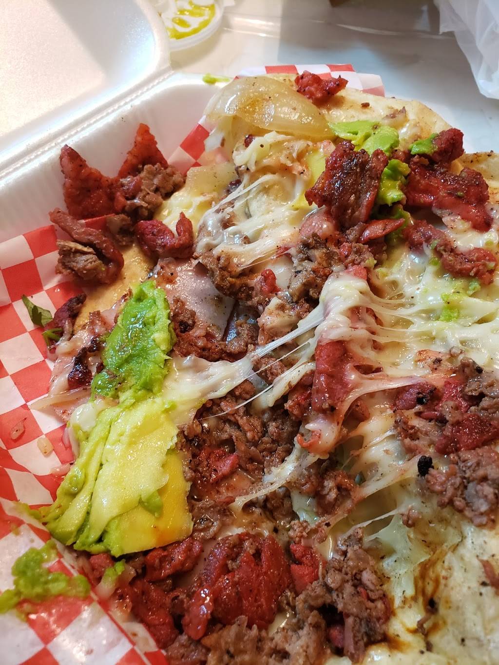 Taquizas el Regio | restaurant | 3425 SW Military Dr, San Antonio, TX 78211, USA | 2109702318 OR +1 210-970-2318