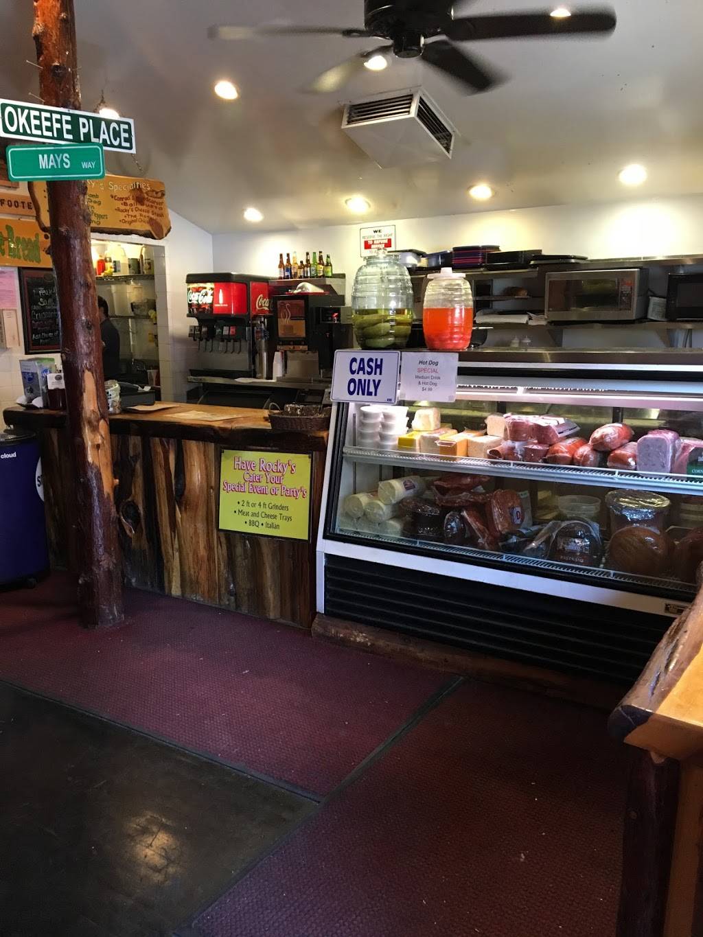 Rockys Roadhouse | restaurant | 32150 Hilltop Blvd, Running Springs, CA 92382, USA | 9099390501 OR +1 909-939-0501