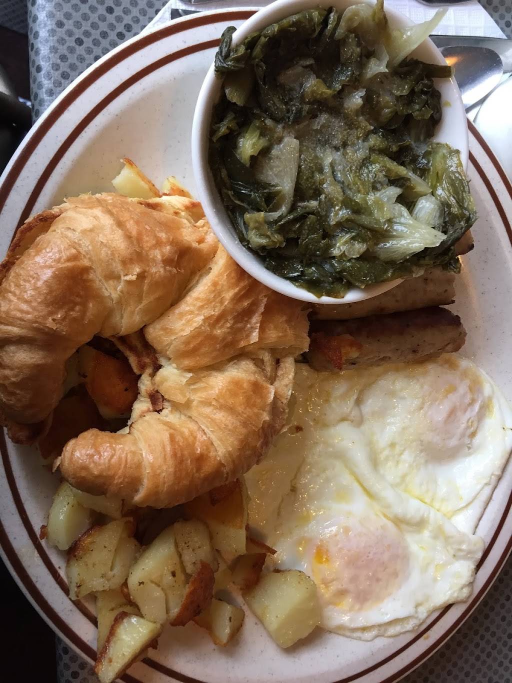 Breakfast At Tiffanys | restaurant | 7840 NY-5, Clinton, NY 13323, USA | 3158538093 OR +1 315-853-8093